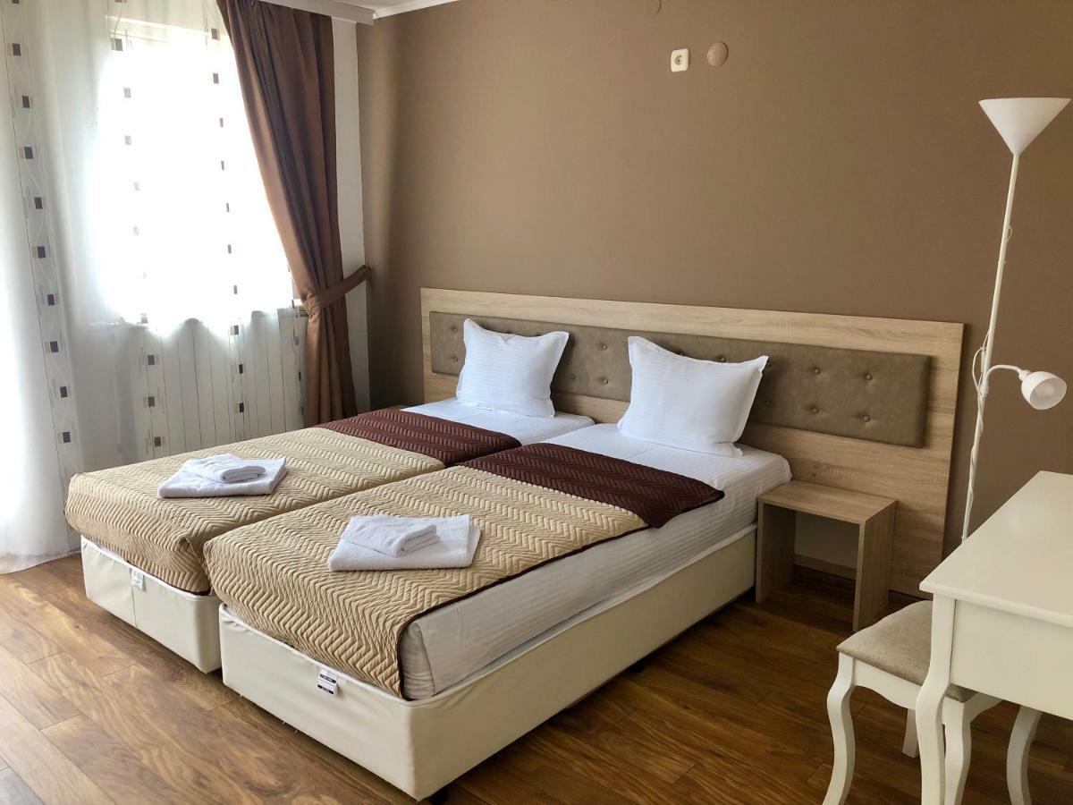 קיוסטנדיל Family Hotel Ring & Thermal מראה חיצוני תמונה